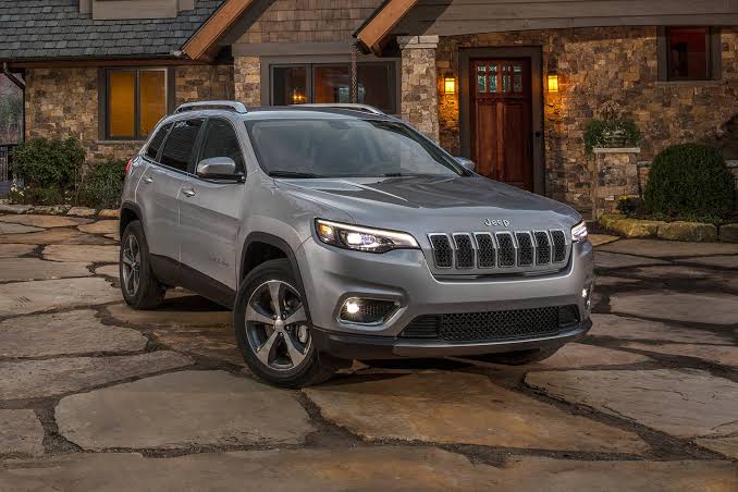 Does the 2019 Jeep Cherokee Have Blind Spot Monitoring?