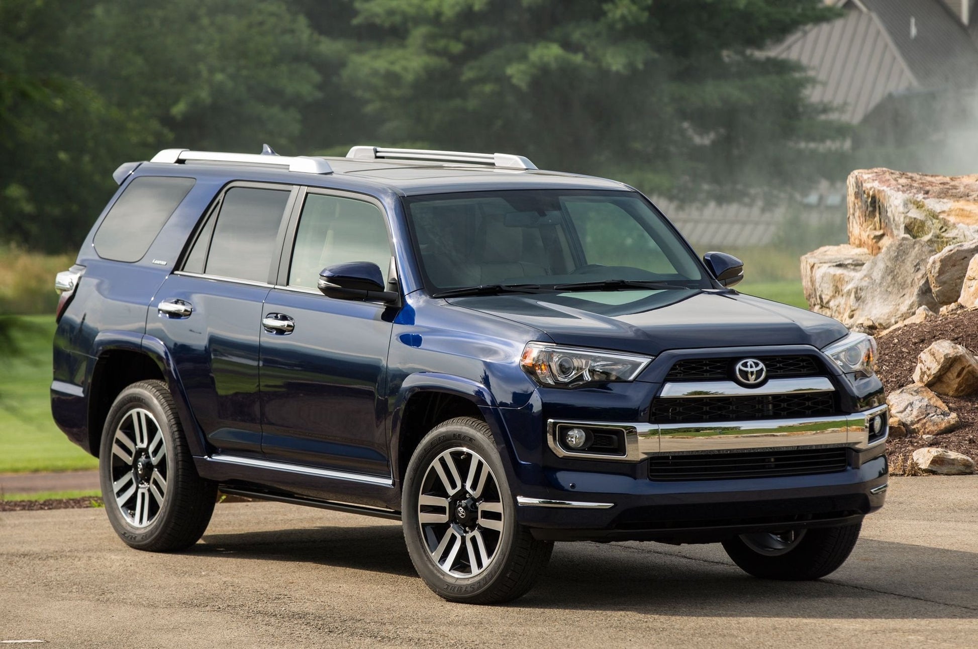 Integrated Reverse Camera Viewing System for 2014-2017 Toyota 4Runner - Ensight Automotive Solutions -